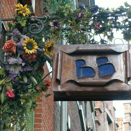 Expect The Unexpected !!! Bruges Esterno foto